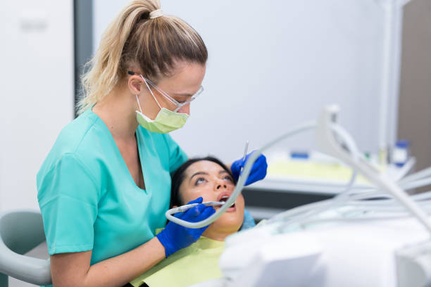 Best Emergency Tooth Extraction in Ttapoisett Center, MA